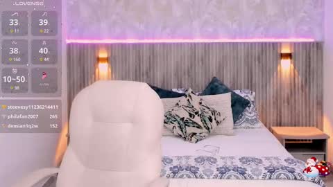 Snapshot of emilly_smith_1 chatting on 02-19-25, 09:17 Emily online show from 02-19-25, 09:17