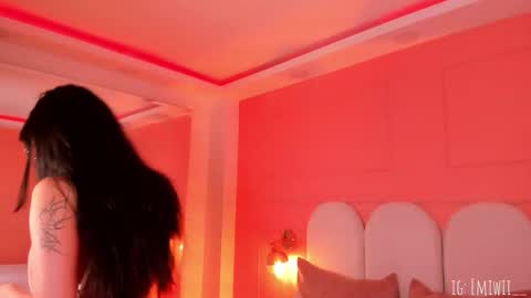 Emilly  online show from 11-26-25, 05:25