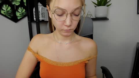 Emilly online show from 01-02-25, 09:33