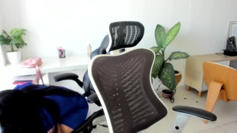 Snapshot of emillybrowm chatting on 11-07-25, 01:22 Emilly online show from 11-07-25, 01:22