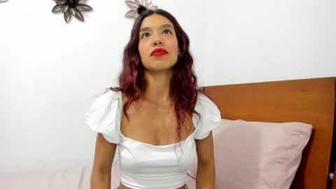 Snapshot of emillygonzalez chatting on 01-29-25, 09:39 .  . online show from 01-29-25, 09:39