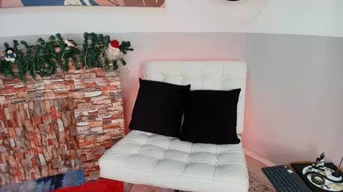 .  . online show from 11-24-25, 09:03