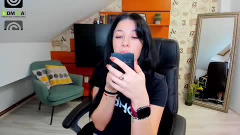 EmillyTaylor online show from 02-10-25, 04:41