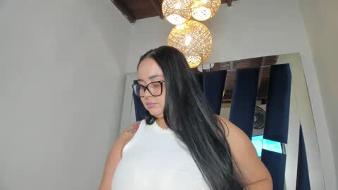 Snapshot of emily18__ chatting on 02-03-25, 06:17 Emily online show from 02-03-25, 06:17