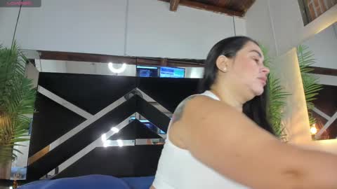 Snapshot of emily18__ chatting on 02-28-25, 11:14 Emily online show from 02-28-25, 11:14