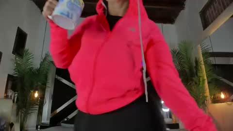 Snapshot of emily18__ chatting on 11-19-25, 10:48 Emily online show from 11-19-25, 10:48