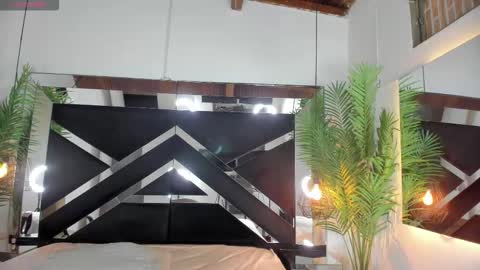 Snapshot of emily18__ chatting on 12-15-25, 10:52 Emily online show from 12-15-25, 10:52