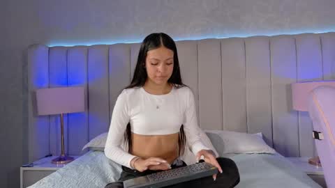 Snapshot of emily__stef chatting on 06-03-26, 12:41 EMILY online show from 06-03-26, 12:41