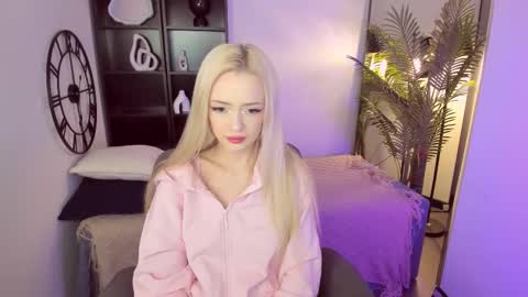 Emily online show from 11-21-25, 03:54