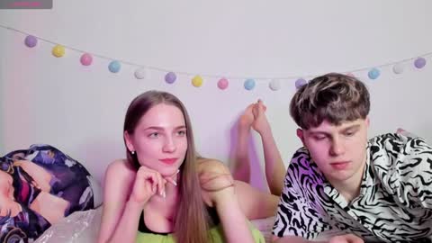 emily_and_ilumi online show from 01-03-25, 04:00