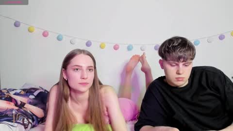 emily_and_ilumi online show from 01-04-25, 12:37