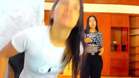 Emily and Soffy online show from 04-18-26, 01:04