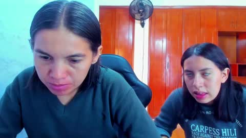 Emily and Soffy online show from 05-30-26, 01:08