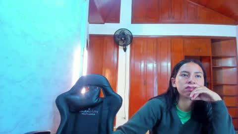 Emily and Soffy online show from 06-04-26, 12:11