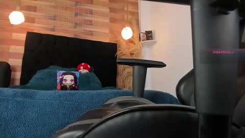 emily_brown04 online show from 10-03-25, 10:23