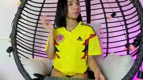 Snapshot of emily_bruss chatting on 06-17-26, 07:48 emily_bruss online show from 06-17-26, 07:48