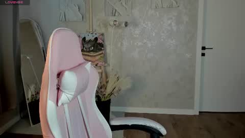 Emily online show from 07-20-26, 12:47