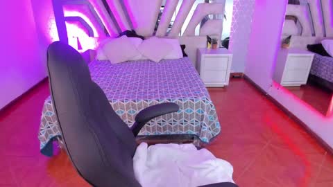 Emily online show from 02-03-25, 10:36