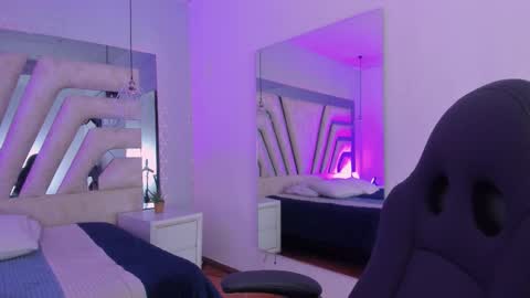 Emily online show from 11-04-25, 11:20