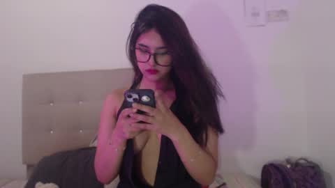 Snapshot of emily_fox_3 chatting on 04-13-26, 02:39 emily fox 3 online show from 04-13-26, 02:39