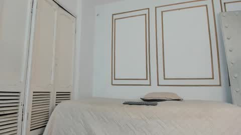 emily_gaviria1 online show from 02-24-26, 12:14