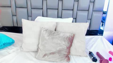 Emi  online show from 02-03-25, 05:03