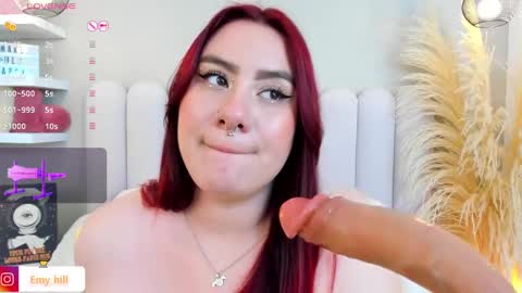 Snapshot of emily_hill___ chatting on 01-14-25, 04:25 EMILY Monday 5-2 am From Tuesday to Friday5-1 am Colombia time online show from 01-14-25, 04:25