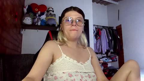 Julieta online show from 01-30-25, 04:13