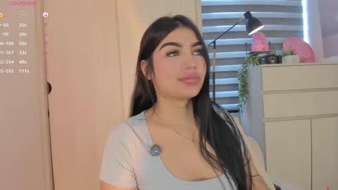 EmilyKenner  Independent model  online show from 10-23-25, 11:31