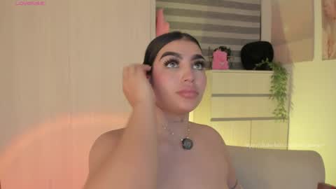 EmilyKenner  Independent model  online show from 03-31-26, 12:34