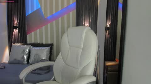 Emily online show from 11-30-25, 04:55