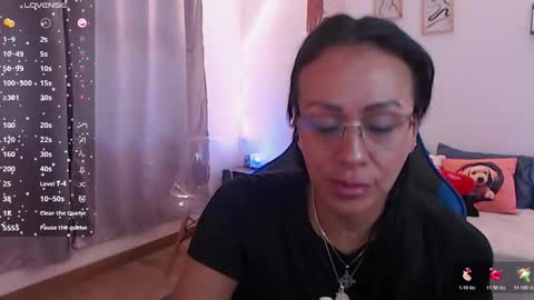 Snapshot of emily_leroy571240 chatting on 10-29-25, 01:24 emily leroy. online show from 10-29-25, 01:24