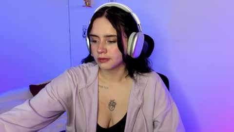 Emily Lindey online show from 02-15-26, 03:47