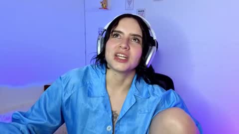 Emily Lindey online show from 02-15-26, 07:51