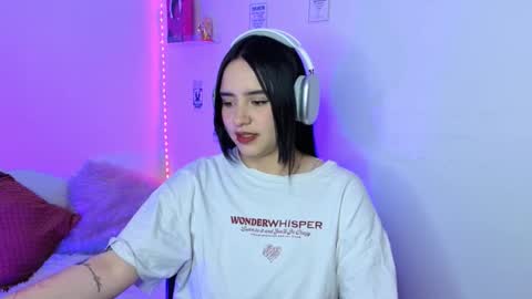 Emily Lindey online show from 03-07-26, 05:04