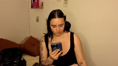 Emily Lindey online show from 04-23-26, 02:35