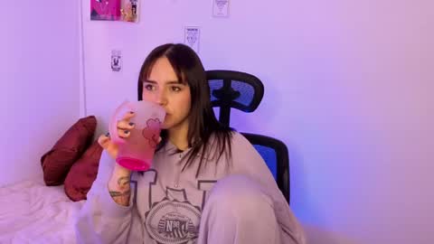 Emily Lindey online show from 04-28-26, 04:50