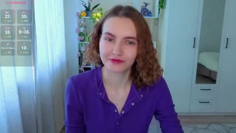 Snapshot of emily_lune chatting on 05-09-26, 02:39 Emily online show from 05-09-26, 02:39