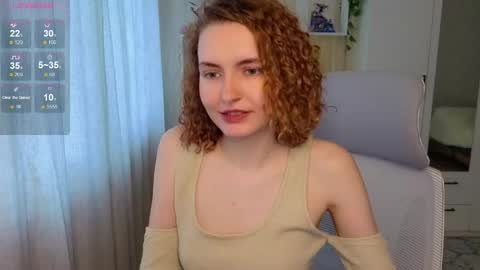 Snapshot of emily_lune chatting on 05-31-26, 04:53 Emily online show from 05-31-26, 04:53