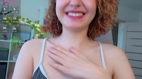 Snapshot of emily_lune chatting on 06-02-26, 05:42 Emily online show from 06-02-26, 05:42