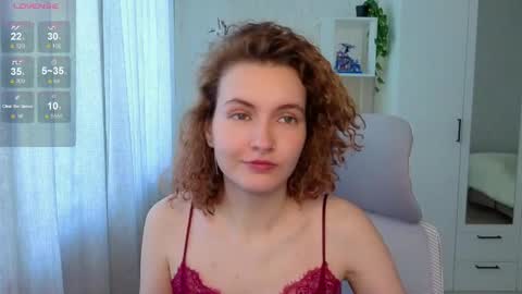 Snapshot of emily_lune chatting on 06-03-26, 04:48 Emily online show from 06-03-26, 04:48