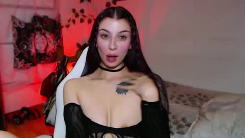 Snapshot of emily_mckey chatting on 10-04-25, 11:14 Emily online show from 10-04-25, 11:14