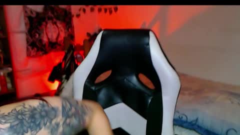 Snapshot of emily_mckey chatting on 10-07-25, 12:19 Emily online show from 10-07-25, 12:19