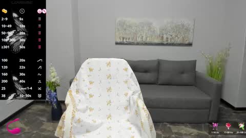 Snapshot of emily_midlton chatting on 10-08-25, 06:44 Emily online show from 10-08-25, 06:44