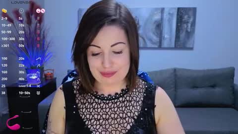 Snapshot of emily_midlton chatting on 10-10-25, 02:05 Emily online show from 10-10-25, 02:05