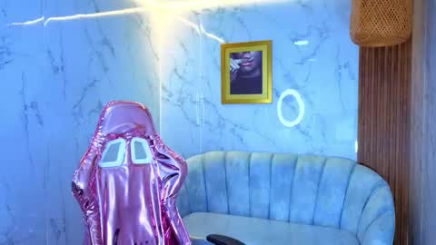 Emily  online show from 11-17-25, 08:25