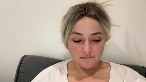 emily_morning_dew online show from 09-08-25, 05:34