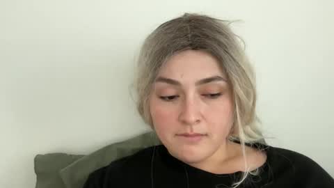 emily_morning_dew online show from 10-18-25, 01:45