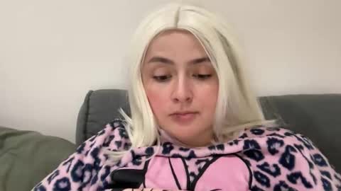 emily_morning_dew online show from 11-07-25, 05:46