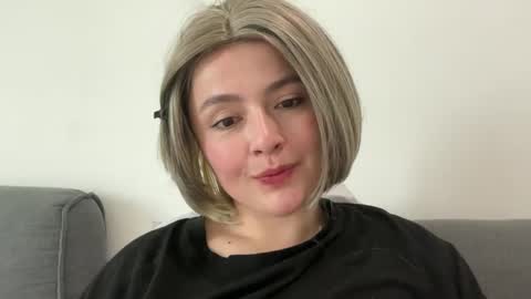 emily_morning_dew online show from 05-20-26, 06:08
